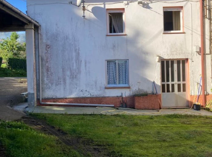 CASA DE 4 HABITACIONES - Se vende en Laracha (A) (A Coruña)